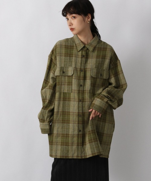 LOWRYS FARM(ローリーズファーム)の「ヘリンボーンチェックシャツLS 214844(シャツ/ブラウス・レディース・ベージュ/ブラウン/グリーン・FREE)」の3枚目の写真