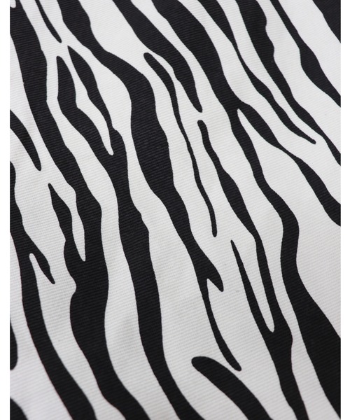 LVEU.(ラブユ.)の「Zebra casual bag / ゼブラカジュアルバッグ(トートバッグ・レディース・ブラック・FREE)」の7枚目の写真