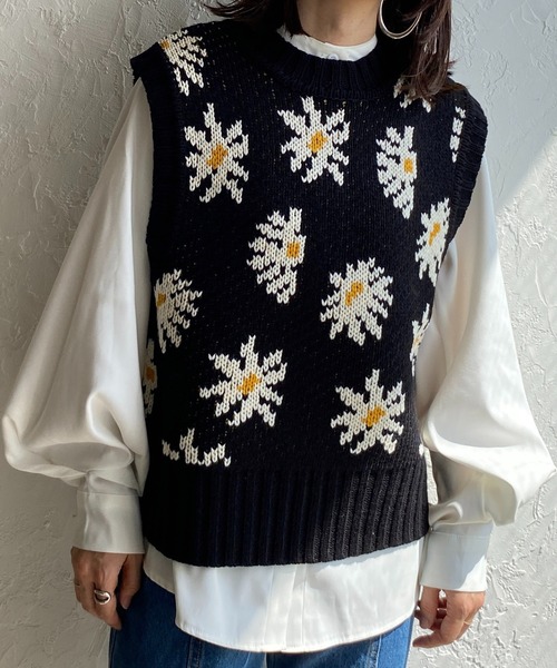 She's Closet（シーズクローゼット）の「リバーシブルバルキー花柄ニットベスト（ベスト・レディース・ブラック/グリーン/モカ・FREE）」の2枚目の写真