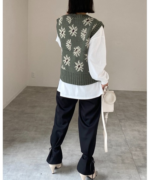 She's Closet（シーズクローゼット）の「リバーシブルバルキー花柄ニットベスト（ベスト・レディース・ブラック/グリーン/モカ・FREE）」の15枚目の写真