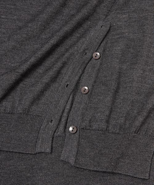 Simone Rocha（シモーネロシャ）の「V-NECK LONG SLEEVE JUMPER（ニット/セーター・レディース・ピンク系その他/ブラック系その他/グレー系その他・S）」の4枚目の写真