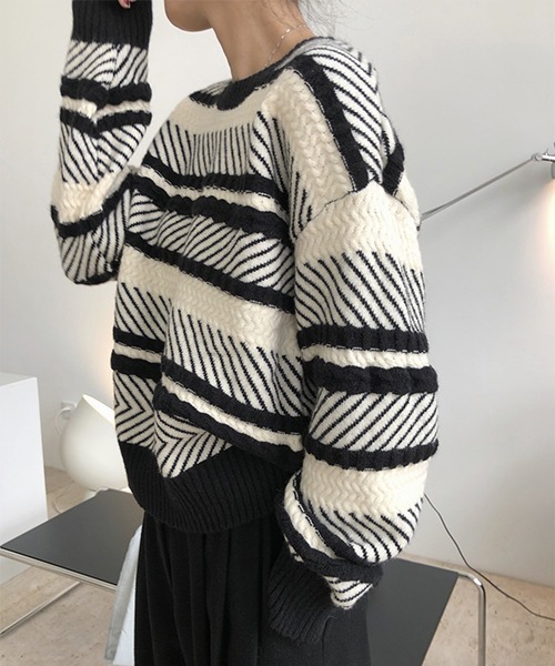 chuclla(チュクラ)の「Multi border crew neck knit chw21a098(ニット/セーター・レディース・ブラック系その他・FREE)」の4枚目の写真