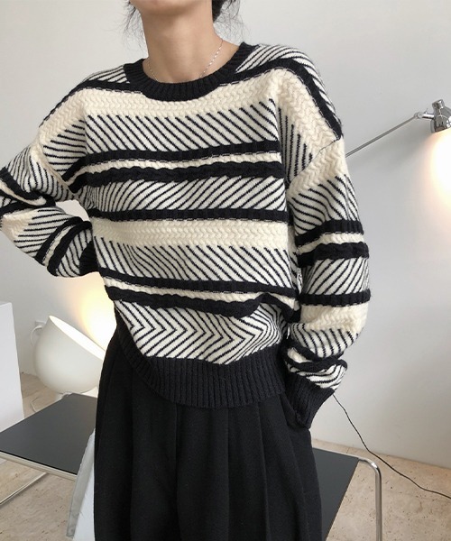 chuclla(チュクラ)の「Multi border crew neck knit chw21a098(ニット/セーター・レディース・ブラック系その他・FREE)」の6枚目の写真
