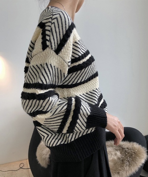 chuclla(チュクラ)の「Multi border crew neck knit chw21a098(ニット/セーター・レディース・ブラック系その他・FREE)」の8枚目の写真