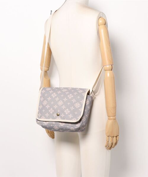 Daily russet（デイリー ラシット）の「プルーフキャンバスフラップショルダーバッグ（ショルダーバッグ・レディース・ピンク/ベージュ/グレー/ネイビー・FREE）」の6枚目の写真