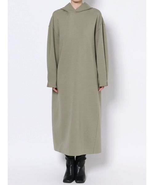 EMODA(エモダ)の「タックスリーブソリッドワンピース(ワンピース・レディース・ブラック/ベージュ/カーキ・FREE)」の3枚目の写真