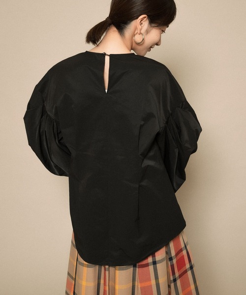 KBF（ケイビーエフ）の「エクストラスリーブプルオーバー（シャツ/ブラウス・レディース・ブラック/オフホワイト/インディゴブルー・ONE）」の20枚目の写真