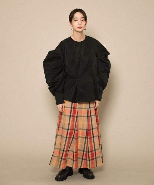 KBF（ケイビーエフ）の「エクストラスリーブプルオーバー（シャツ/ブラウス・レディース・ブラック/オフホワイト/インディゴブルー・ONE）」の5枚目の写真