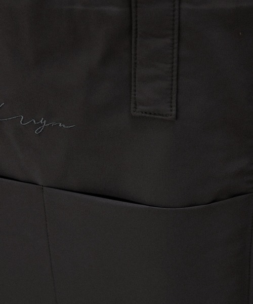 WYM LIDNM（ウィム バイ リドム）の「EMBROIDERY PADDED TOTE（トートバッグ・メンズ・チャコールグレー/ライトグレー/グレイッシュベージュ・FREE）」の13枚目の写真