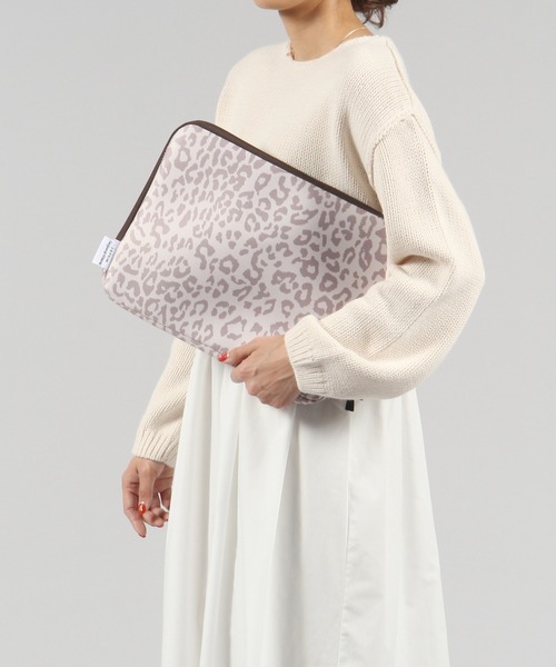 LEPSIM（レプシィム）の「【わくわくワーク】[ネオプレン素材]パソコンケース　239521（PC・タブレットケース・レディース・ブラック/ブラウン/レオパード・ONE SIZE）」の4枚目の写真