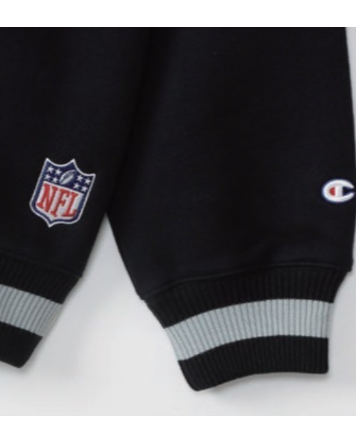 Champion（チャンピオン）の「【ZOZOTOWN限定】CHAMPION/チャンピオン ×NFLコラボ ルーズシルエット ビッグロゴスウェット C3-U036（スウェット・メンズ・ブラック/ブルー・M/L/XL/XXL）」の9枚目の写真