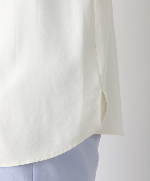 LEPSIM（レプシィム）の「タックブラウス長袖[2022春夏]　239376（シャツ/ブラウス・レディース・グレイッシュベージュ/オフホワイト/ブルー/ブラック・LARGE/MEDIUM）」の16枚目の写真