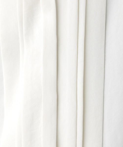 LEPSIM（レプシィム）の「タックブラウス長袖[2022春夏]　239376（シャツ/ブラウス・レディース・グレイッシュベージュ/オフホワイト/ブルー/ブラック・LARGE/MEDIUM）」の11枚目の写真