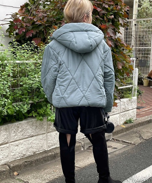 w closet(ダブルクローゼット)の「ダイヤ柄エコダウン(ダウンジャケット/コート・レディース・オフホワイト/カーキ/サックスブルー/ブラック・FREE)」の19枚目の写真