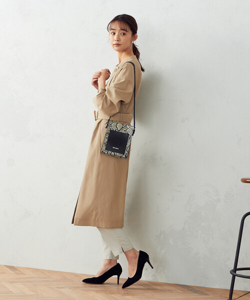 MONO COMME CA(モノコムサ)の「スクエア ミニポシェット(ショルダーバッグ・レディース・ブラック/ベージュ/パイソン・FREE)」の6枚目の写真