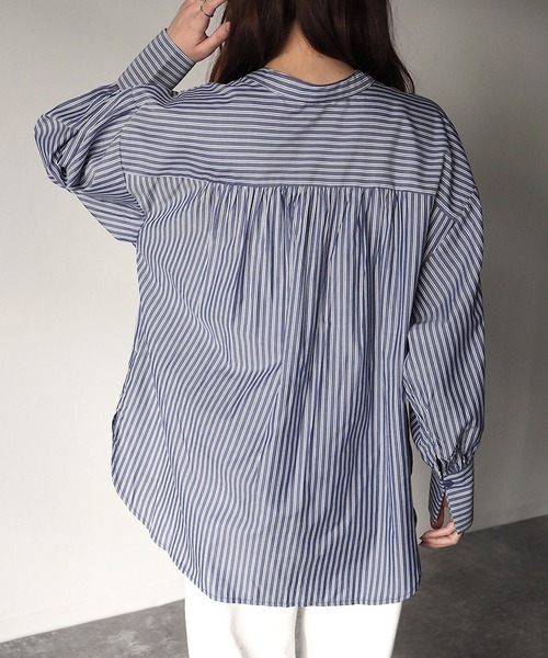 Riberry（リベリー）の「前後2WAYギャザーストライプシャツ（シャツ/ブラウス・レディース・ネイビー/オフホワイト・MEDIUM）」の8枚目の写真