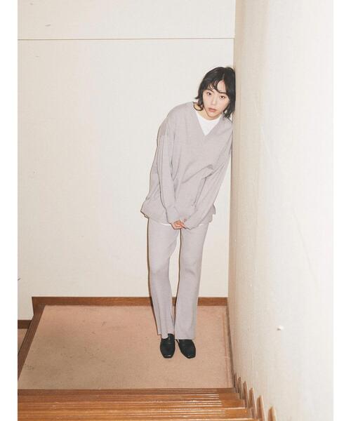 earth music&ecology（アースミュージックアンドエコロジー）の「アウトリンキングVネックニット＊（ニット/セーター・レディース・グレー/グレイッシュベージュ・FREE）」の10枚目の写真