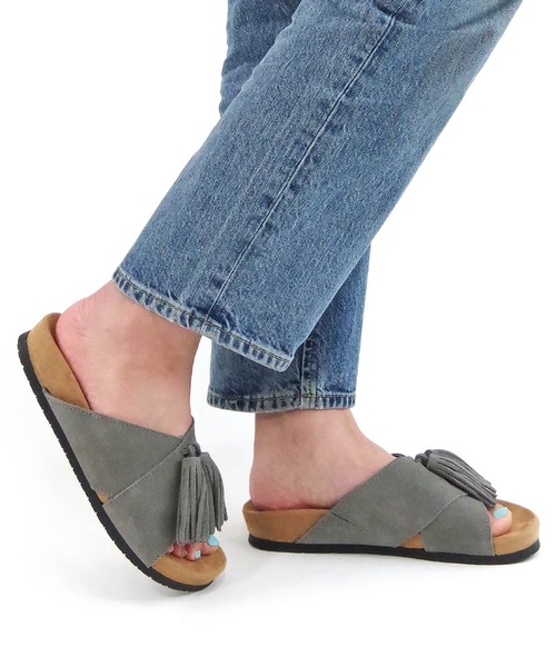 Minnetonka（ミネトンカ）の「MINNETONKA/ミネトンカ MILA フラットサンダル（サンダル・レディース・ブラック/グレー/ベージュ/ブルー/ネイビー/レオパード・6/8/7/5）」の3枚目の写真