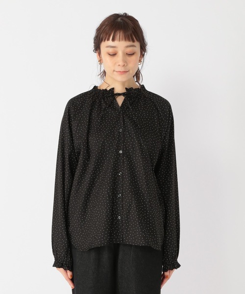 studio CLIP（スタディオクリップ）の「ダブルフロントリボン付きスカラップブラウス[プラスサイズあり]（シャツ/ブラウス・レディース・オフホワイト/サックスブルー/その他1/その他2・MEDIUM/LARGE/X-LARGE/XX-LARGE/XXX-LARGE）」の19枚目の写真