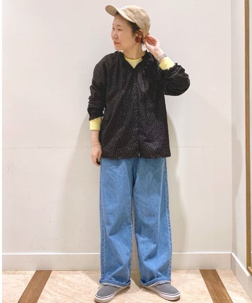 studio CLIP（スタディオクリップ）の「ダブルフロントリボン付きスカラップブラウス[プラスサイズあり]（シャツ/ブラウス・レディース・オフホワイト/サックスブルー/その他1/その他2・MEDIUM/LARGE/X-LARGE/XX-LARGE/XXX-LARGE）」の7枚目の写真