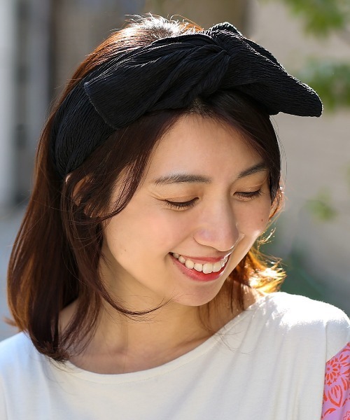 チチカカ(チチカカ)の「ボリュームリボンヘアバンド(ヘアバンド・レディース・ブラック/ベージュ/イエロー・FREE)」の2枚目の写真