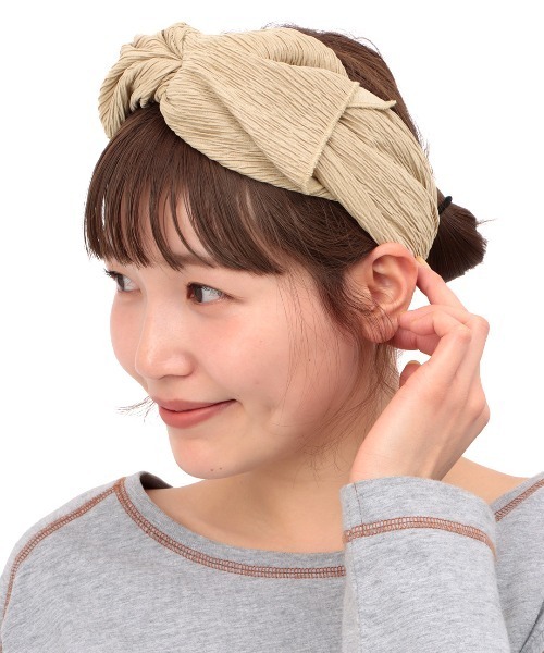 チチカカ(チチカカ)の「ボリュームリボンヘアバンド(ヘアバンド・レディース・ブラック/ベージュ/イエロー・FREE)」の8枚目の写真