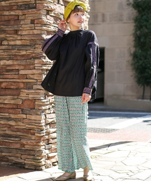 チチカカ(チチカカ)の「ボリュームリボンヘアバンド(ヘアバンド・レディース・ブラック/ベージュ/イエロー・FREE)」の6枚目の写真