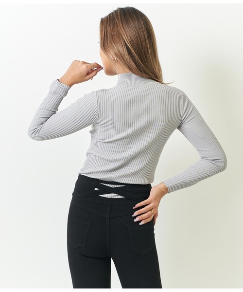 ANAP（アナップ）の「フロントデザインリブトップスカットソー（Tシャツ/カットソー・レディース・ホワイト/ライトグレー/ブラック/グレイッシュベージュ・FREE）」の6枚目の写真