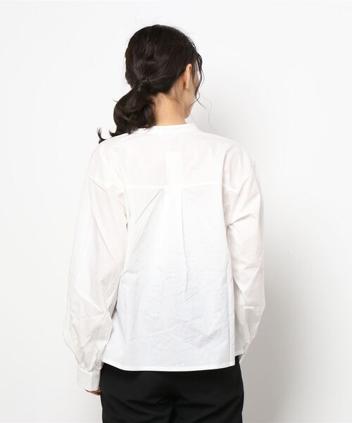 ehka sopo（エヘカソポ）の「バンドカラーブラウス（シャツ/ブラウス・レディース・オフホワイト/キナリ・ﾌﾘ-）」の4枚目の写真