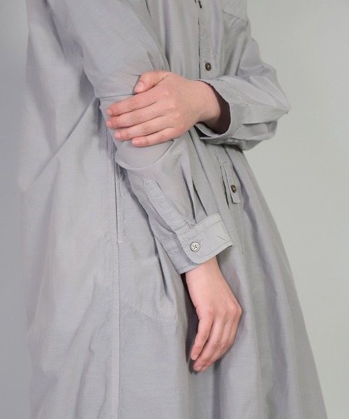 OMNIGOD（オムニゴッド）の「[OMNIGOD womens / オムニゴッド] キュプラ超長綿ローン ワイドスタンドカラーワンピース（ワンピース・レディース・ライトグレー/ピンク/ホワイト/グリーン・FREE）」の15枚目の写真