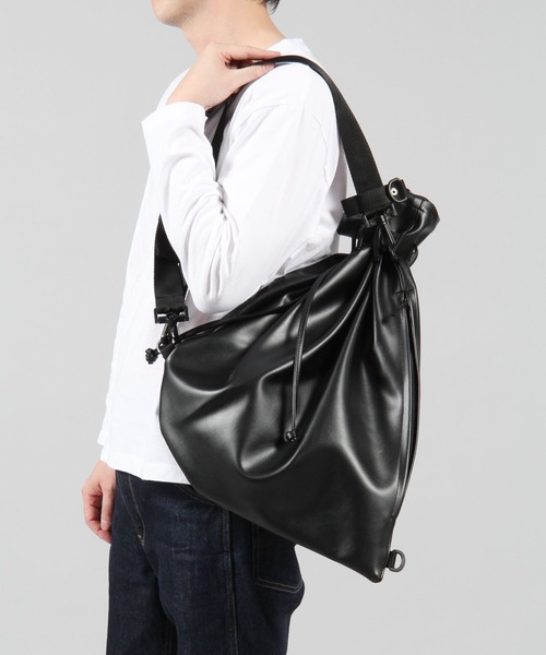 ALAND（エーランド）の「【UNISEX】PIECE MAKER／ECO LEATHER BAG　2285724（ボディバッグ/ウエストポーチ・レディース・ブラック・FREE）」の8枚目の写真