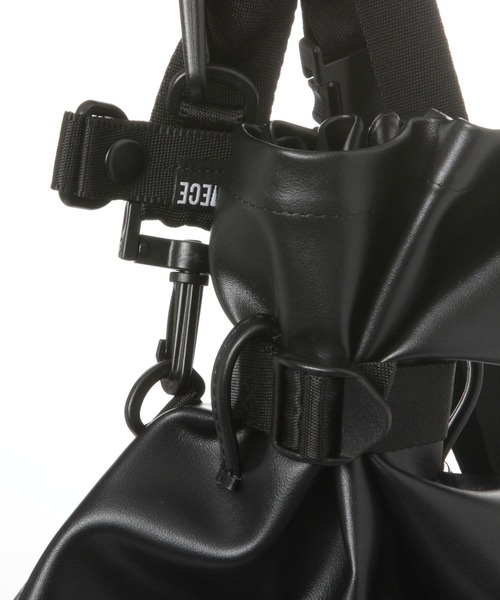 ALAND（エーランド）の「【UNISEX】PIECE MAKER／ECO LEATHER BAG　2285724（ボディバッグ/ウエストポーチ・レディース・ブラック・FREE）」の4枚目の写真