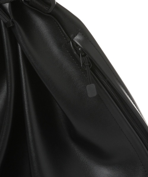 ALAND（エーランド）の「【UNISEX】PIECE MAKER／ECO LEATHER BAG　2285724（ボディバッグ/ウエストポーチ・レディース・ブラック・FREE）」の7枚目の写真