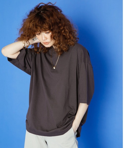 koe(コエ)の「【ユニセックス】ヘビーウェイトコットンTEE*(Tシャツ/カットソー・レディース・ライトブルー/チャコールグレー/ブラック/ベージュ/ラベンダー/グリーン/オフホワイト/カーキ・XL/M/L)」の4枚目の写真