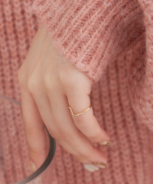 VANNIE U(ヴァニーユー)の「corner ring(リング・レディース・シルバー/ゴールド・1/3)」の3枚目の写真