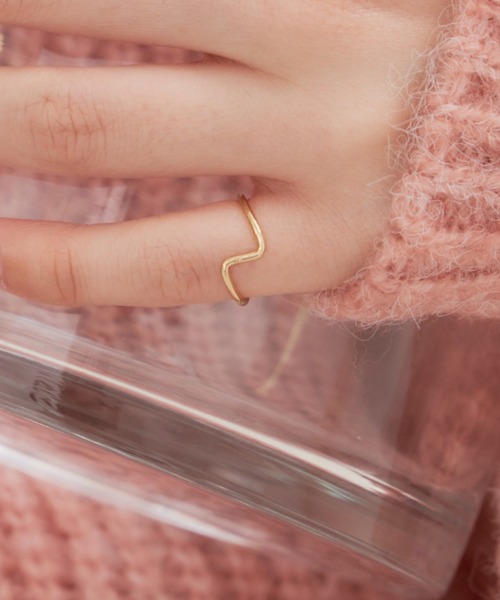VANNIE U(ヴァニーユー)の「corner ring(リング・レディース・シルバー/ゴールド・1/3)」の14枚目の写真