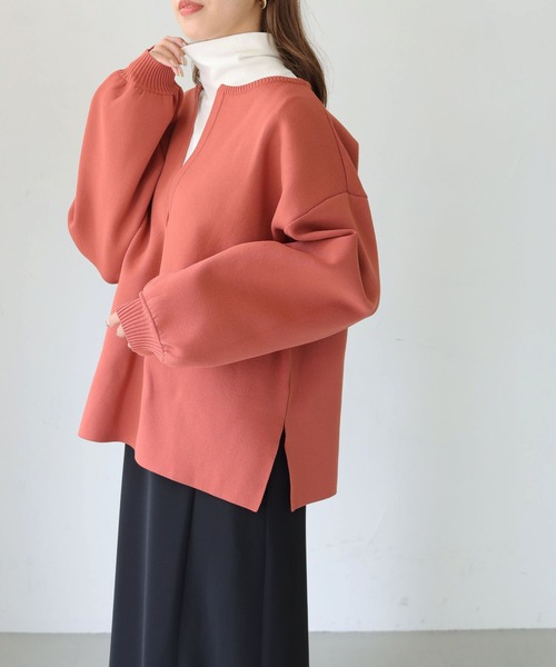 HER CLOSET(ハークローゼット)の「【shemoshelly】ボーダー深キーネックダンボールニット(ニット/セーター・レディース・ブラック/グリーン/アイボリー/ホワイト×ブラック/ブラウン系その他/テラコッタ・M)」の5枚目の写真