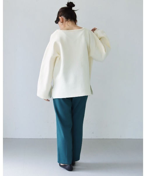 HER CLOSET(ハークローゼット)の「【shemoshelly】ボーダー深キーネックダンボールニット(ニット/セーター・レディース・ブラック/グリーン/アイボリー/ホワイト×ブラック/ブラウン系その他/テラコッタ・M)」の21枚目の写真