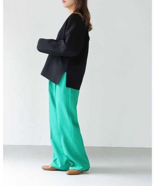 HER CLOSET(ハークローゼット)の「【shemoshelly】ボーダー深キーネックダンボールニット(ニット/セーター・レディース・ブラック/グリーン/アイボリー/ホワイト×ブラック/ブラウン系その他/テラコッタ・M)」の9枚目の写真