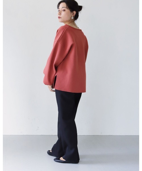 HER CLOSET(ハークローゼット)の「【shemoshelly】ボーダー深キーネックダンボールニット(ニット/セーター・レディース・ブラック/グリーン/アイボリー/ホワイト×ブラック/ブラウン系その他/テラコッタ・M)」の11枚目の写真