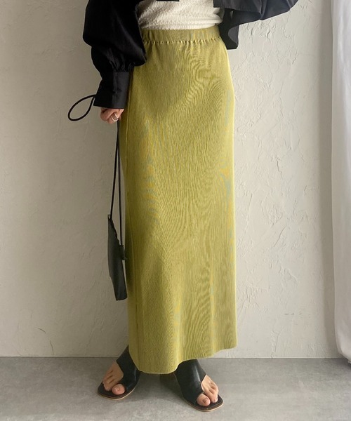 She's Closet（シーズクローゼット）の「セルフカットIラインハイウエスト細プリーツロングスカート（スカート・レディース・ブラック/ダークグリーン/アイボリー/マスタード/スモークピンク/テラコッタ/ブルーグレー/グリーン/ピンク/グレイッシュベージュ/レッド/ネイビー/グリーン系その他・FREE）」の7枚目の写真