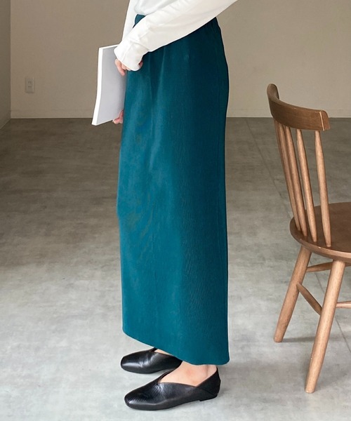 She's Closet（シーズクローゼット）の「セルフカットIラインハイウエスト細プリーツロングスカート（スカート・レディース・ブラック/ダークグリーン/アイボリー/マスタード/スモークピンク/テラコッタ/ブルーグレー/グリーン/ピンク/グレイッシュベージュ/レッド/ネイビー/グリーン系その他・FREE）」の6枚目の写真