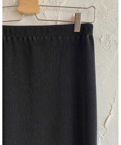 She's Closet（シーズクローゼット）の「セルフカットIラインハイウエスト細プリーツロングスカート（スカート・レディース・ブラック/ダークグリーン/アイボリー/マスタード/スモークピンク/テラコッタ/ブルーグレー/グリーン/ピンク/グレイッシュベージュ/レッド/ネイビー/グリーン系その他・FREE）」の14枚目の写真