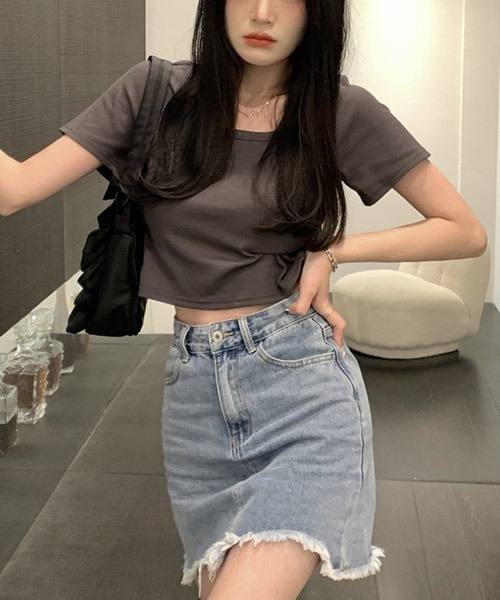 ARCHIVER(アーカイバ)の「【Bl】【URGE SELECT】ショート丈 ラウンドネック 半袖 Tシャツ(Tシャツ/カットソー・レディース・ホワイト/チャコールグレー/ブラック/ピンク/ブルー/レッド系その他・SMALL/MEDIUM/LARGE)」の12枚目の写真