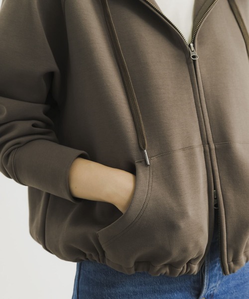 URBAN RESEARCH（アーバンリサーチ）の「『一部WEB限定カラー』ダンボールZIPパーカー（パーカー・レディース・ブラック/チャコールグレー/ベージュ系その他/カーキ・FREE）」の5枚目の写真