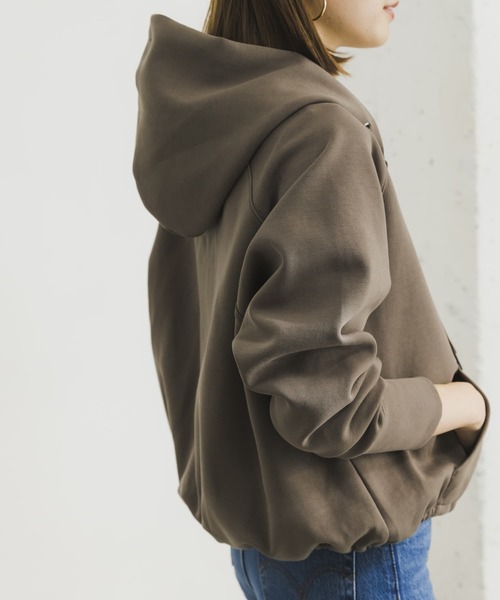 URBAN RESEARCH（アーバンリサーチ）の「『一部WEB限定カラー』ダンボールZIPパーカー（パーカー・レディース・ブラック/チャコールグレー/ベージュ系その他/カーキ・FREE）」の13枚目の写真