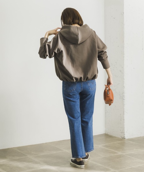 URBAN RESEARCH（アーバンリサーチ）の「『一部WEB限定カラー』ダンボールZIPパーカー（パーカー・レディース・ブラック/チャコールグレー/ベージュ系その他/カーキ・FREE）」の16枚目の写真