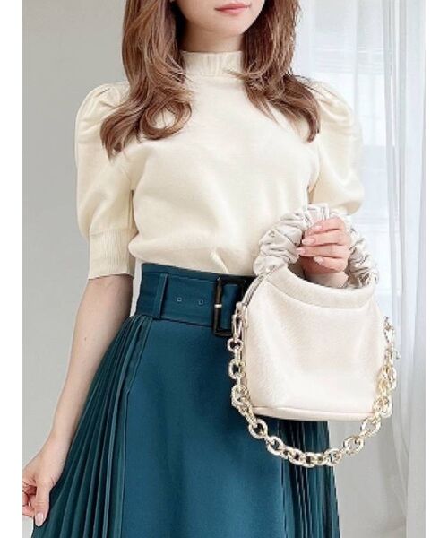 RESEXXY（リゼクシー）の「ボトルネックパフスリーブニット（ニット/セーター・レディース・ブラック/オレンジ/ブルー/アイボリー・FREE）」の2枚目の写真