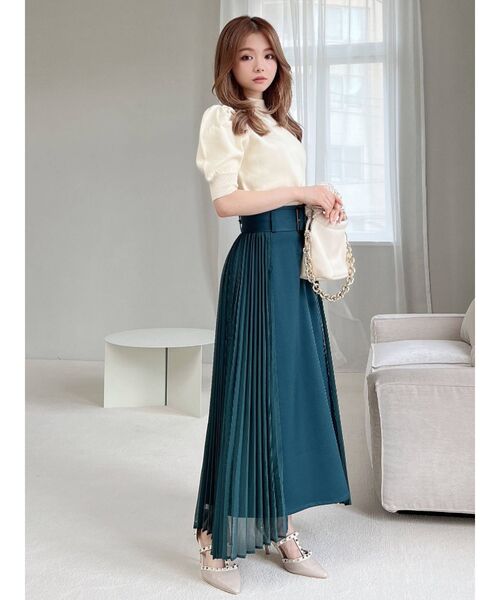 RESEXXY（リゼクシー）の「ボトルネックパフスリーブニット（ニット/セーター・レディース・ブラック/オレンジ/ブルー/アイボリー・FREE）」の10枚目の写真