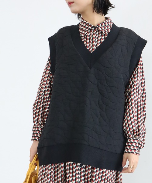 Green　Parks（グリーンパークス）の「変形キルトベスト（ベスト・レディース・ブラック/カーキ/ホワイト系その他2・FREE）」の4枚目の写真
